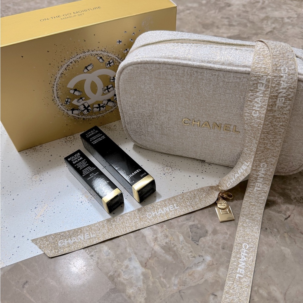 CHANEL Holiday Gift Set 2023 - “On The Go Moisture” Make Up Set